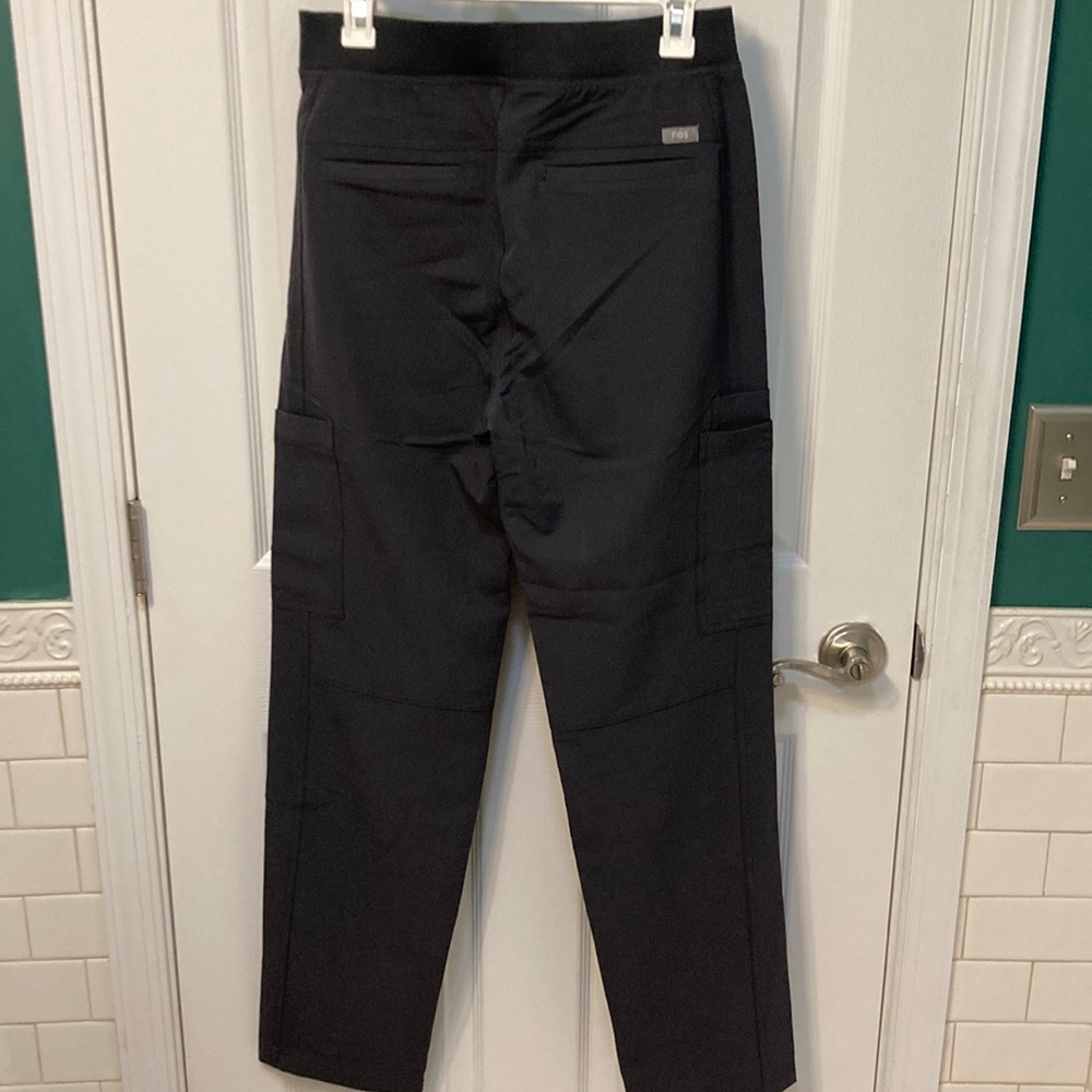Figs Mens Charcoal Gray Scrub Bottoms size S, NWT